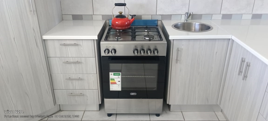 To Let 3 Bedroom Property for Rent in Seemeeu Park Western Cape